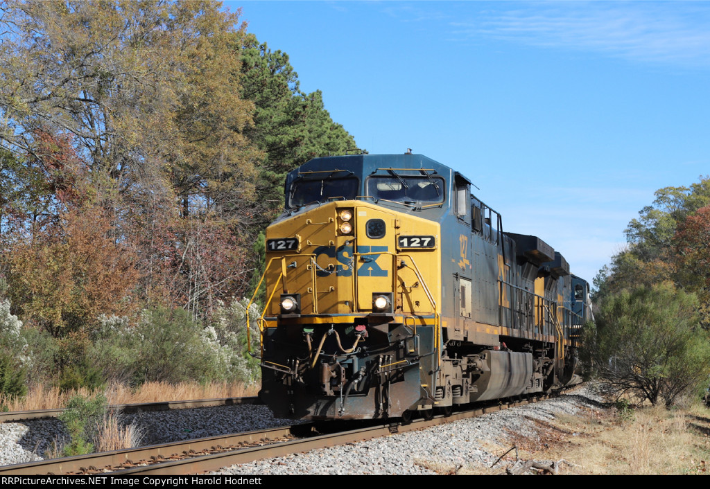 CSX 127 leads train L619-30 south